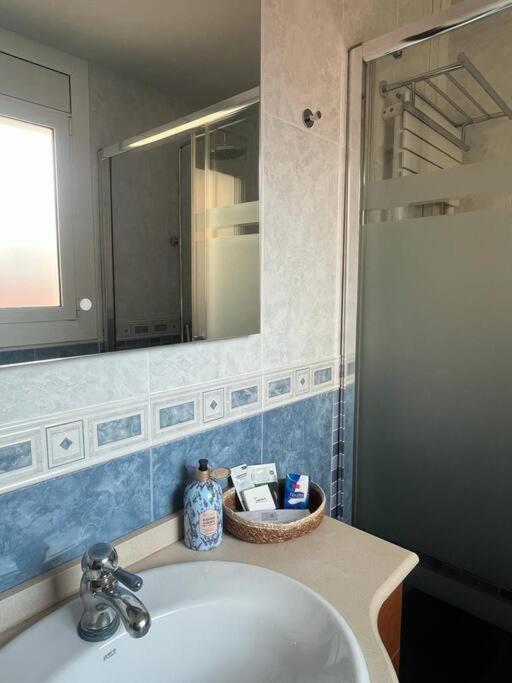 Atico Luminoso Centrico Y Comodo Apartment Figueres  Bagian luar foto