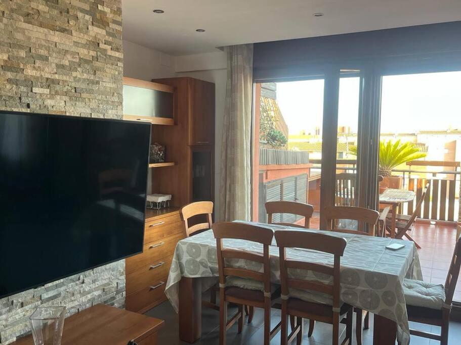 Atico Luminoso Centrico Y Comodo Apartment Figueres  Bagian luar foto